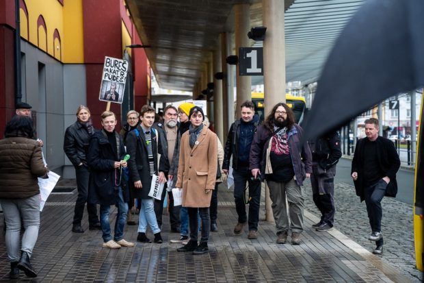 Demonstranti proti Babišovi v Náchodě | Foto: FB Foto Máslo