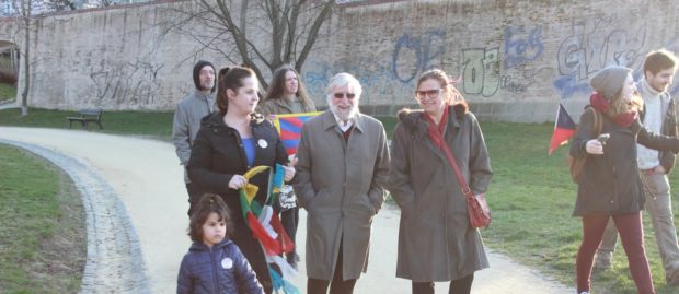 Demonstrace za Tibet. Ivan a Dagmar Havlovi | Praha 2015 | Foto: Sebastián Vadas