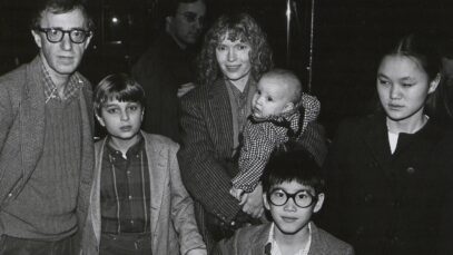 Woody Allen, Fletcher Previn, Mia Farrow s Dylan v náručí, Moses Farrow a Son-Yi Previn | Zdroj: Vanity Fair